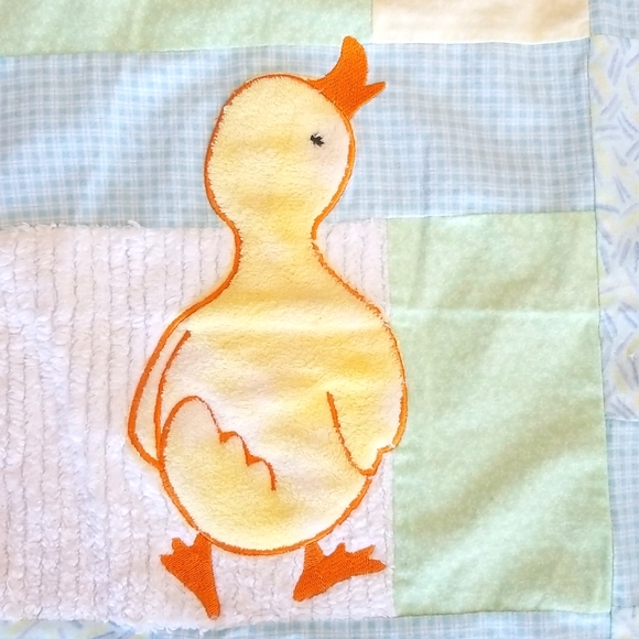 Vtg 3 Little Ducks Quilt - Hamd-Pieced Nursery Quilt Topper Only - Picture 4 of 9